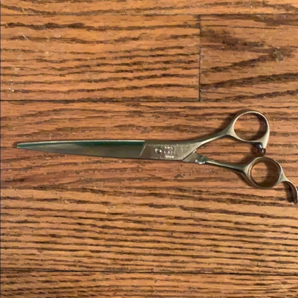 Authentic Hikari professional hair cutting shears